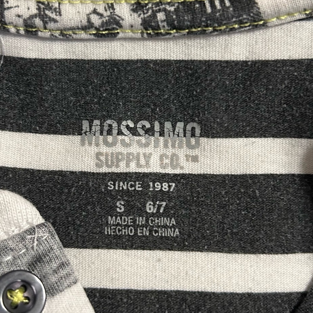 Mossimo Supply Co Gray Button‎ Down Shirt - Picture 3 of 4